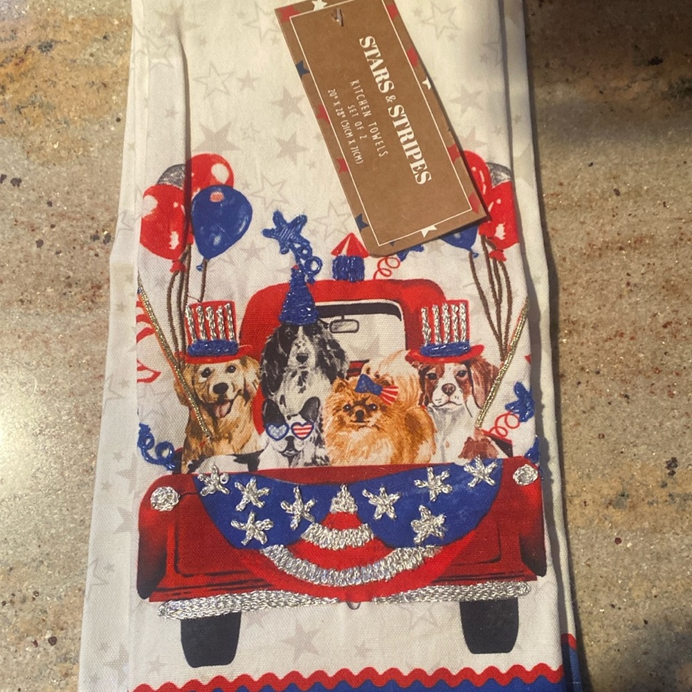 Stars and Stripes (2) cotton dish towels dogs 4th of July